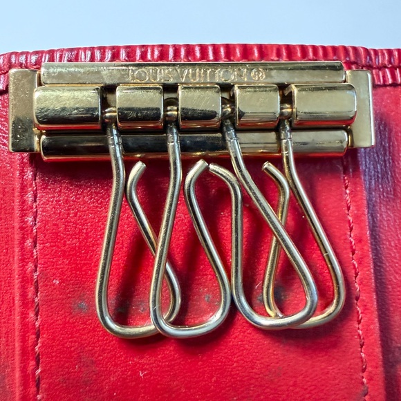 Louis Vuitton Epi 4-ring keyholder, red color - Picture 10 of 15